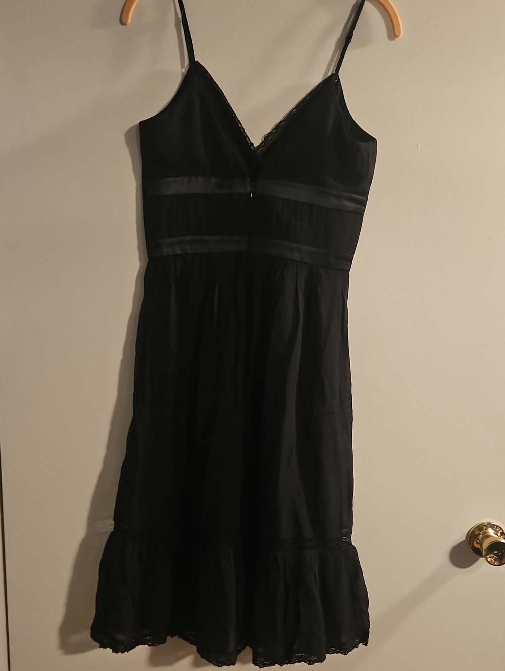 BCBG VINTAGE BLACK RUFFLE DETAIL DRESS - Picture 10 of 12
